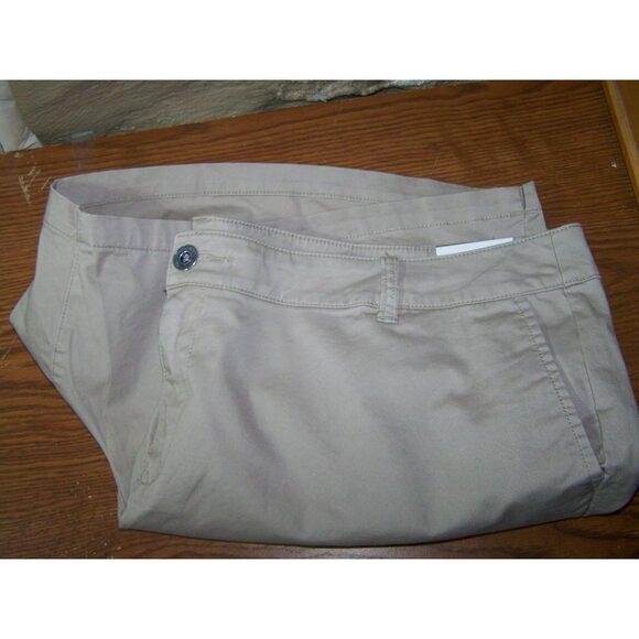 Lane Bryant Shorts Plus Size 24 Tan Khaki NWT - Picture 4 of 8